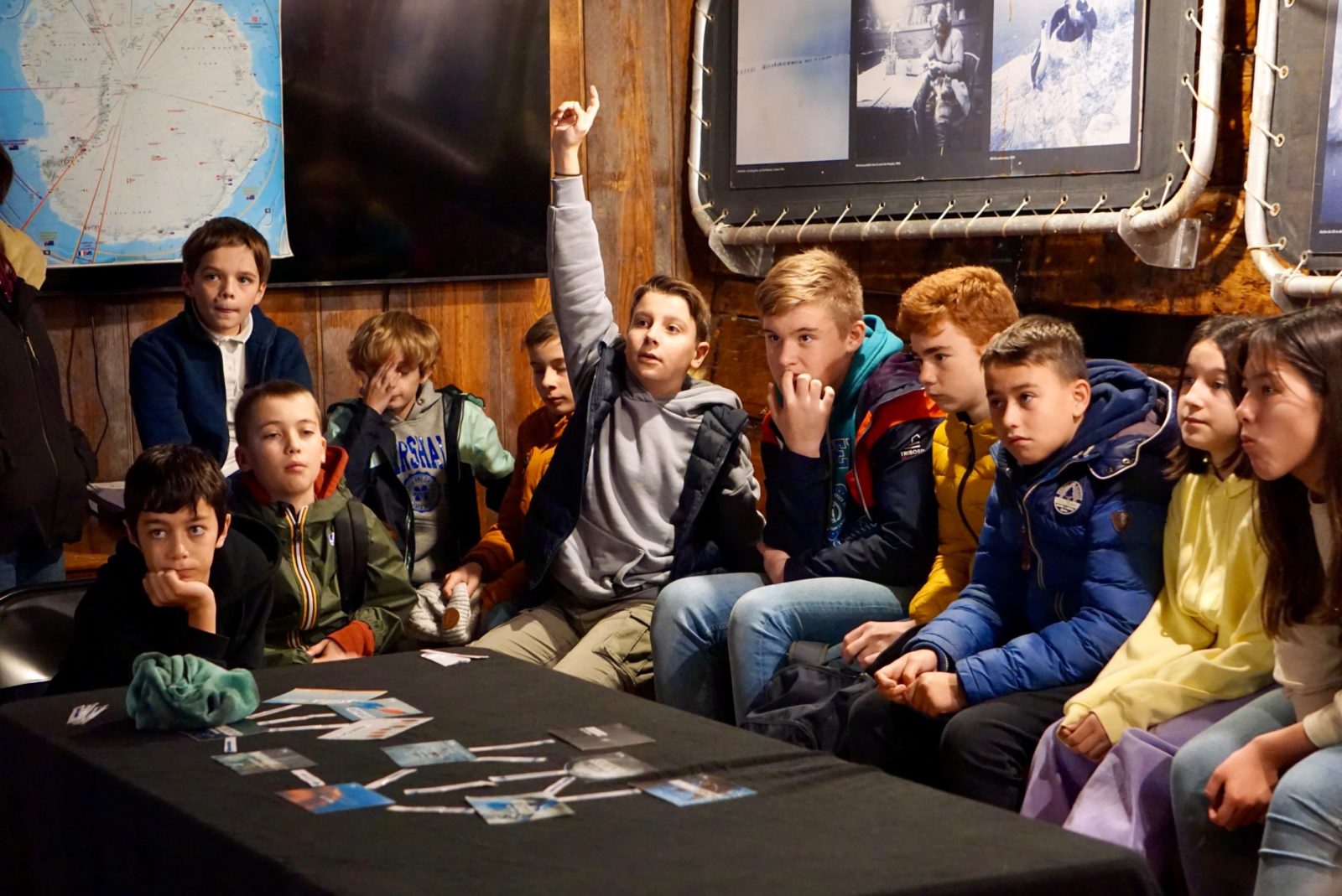 Former par l’émerveillement et la science pour engager les jeunes dans la transition écologique